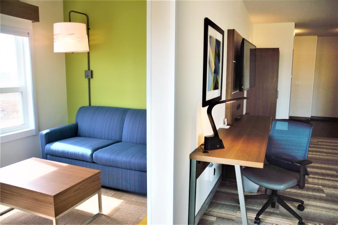 Holiday Inn Express & Suites - Edmonton Sw - Windermere By Ihg Bagian luar foto