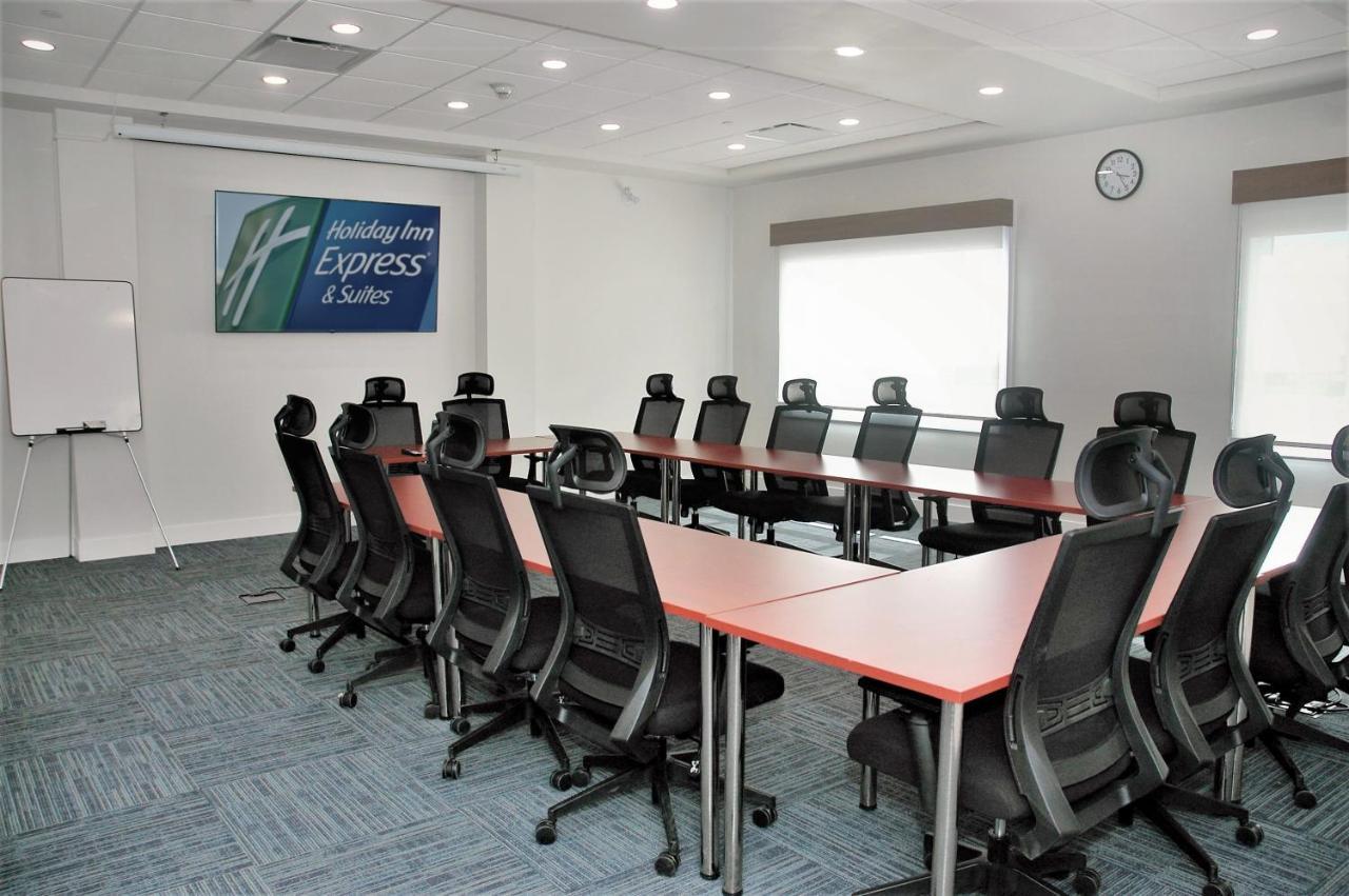 Holiday Inn Express & Suites - Edmonton Sw - Windermere By Ihg Bagian luar foto