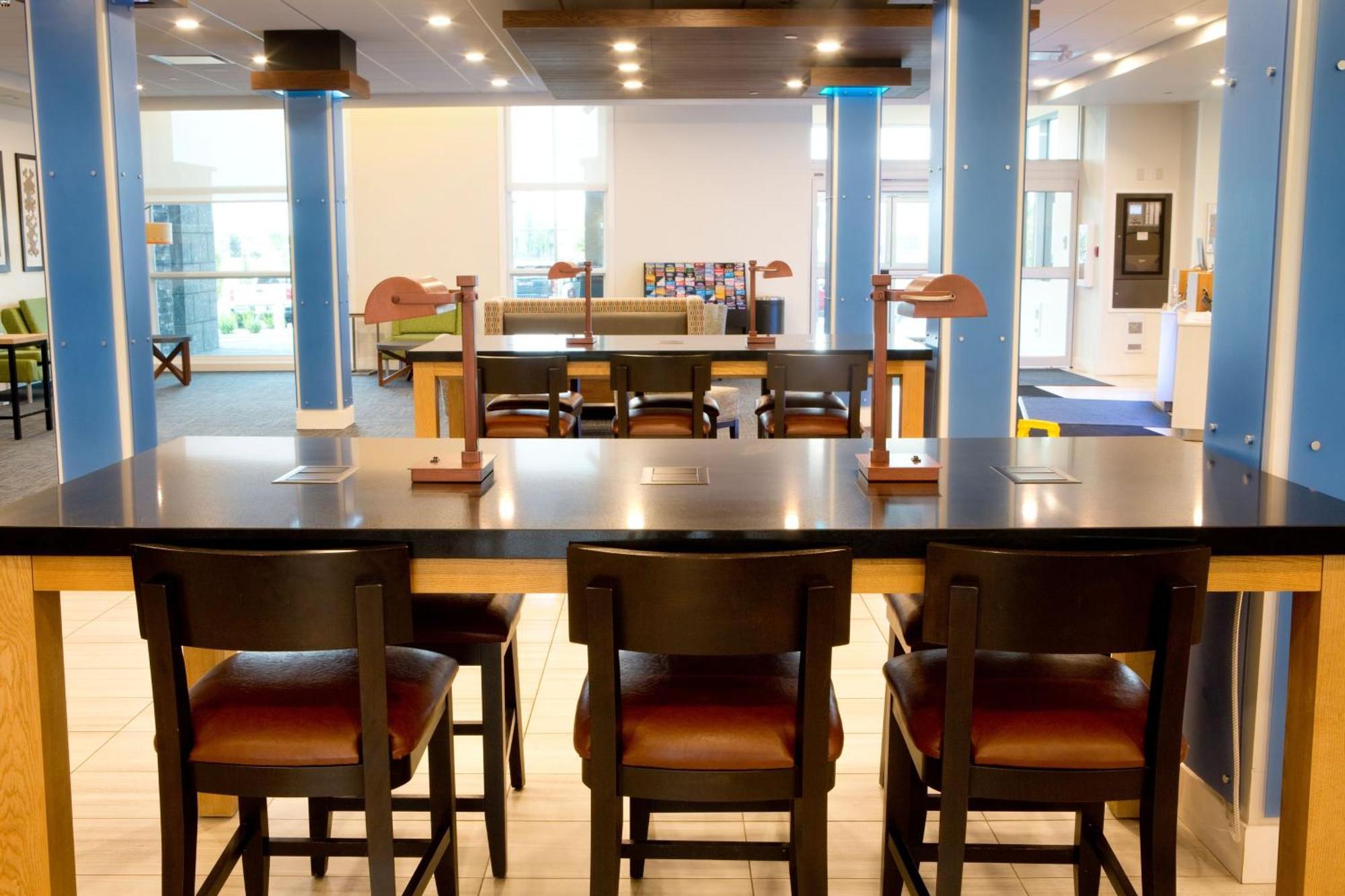Holiday Inn Express & Suites - Edmonton Sw - Windermere By Ihg Bagian luar foto